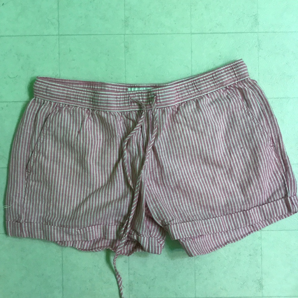 Super cute Vineyard Vines shorts!